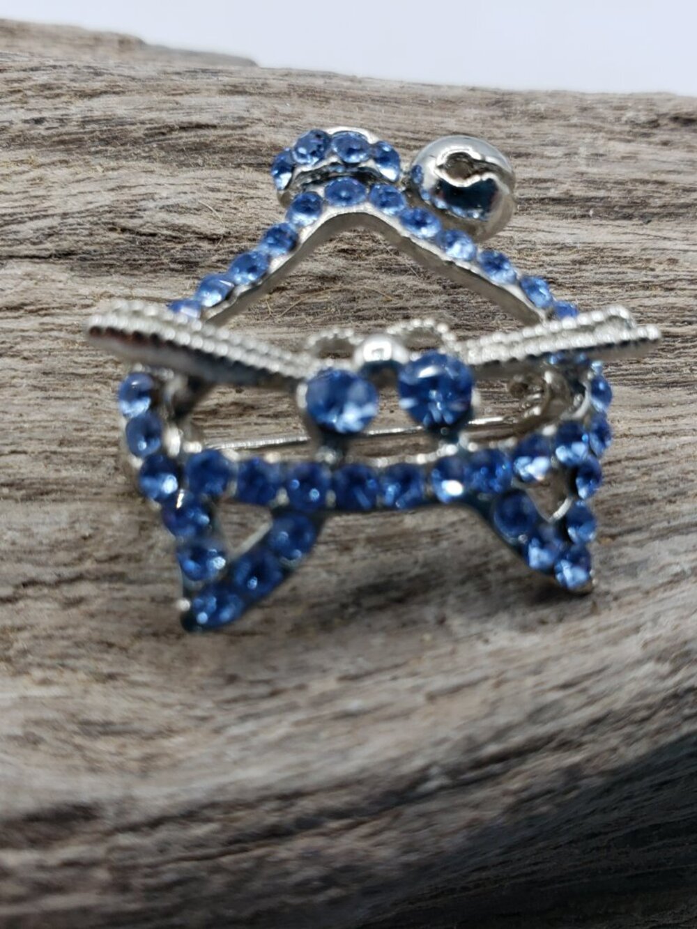 Adorable Blue Rhinestone Cat Brooch Pin Outlined Head Kitten Kitty Silver Metal - Picture 4 of 7